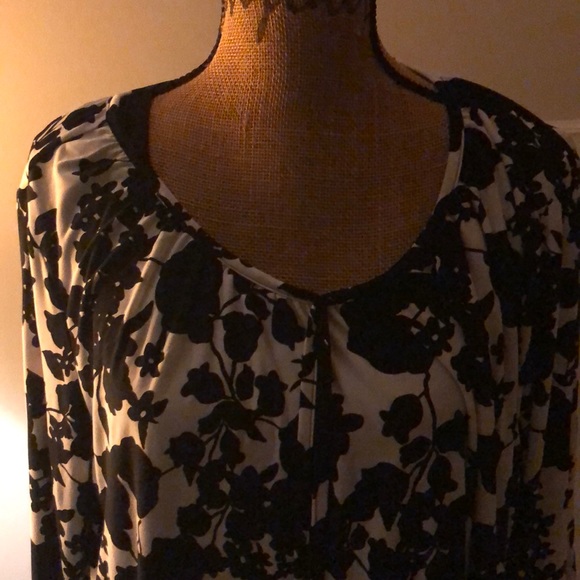Blouse - Picture 2 of 2